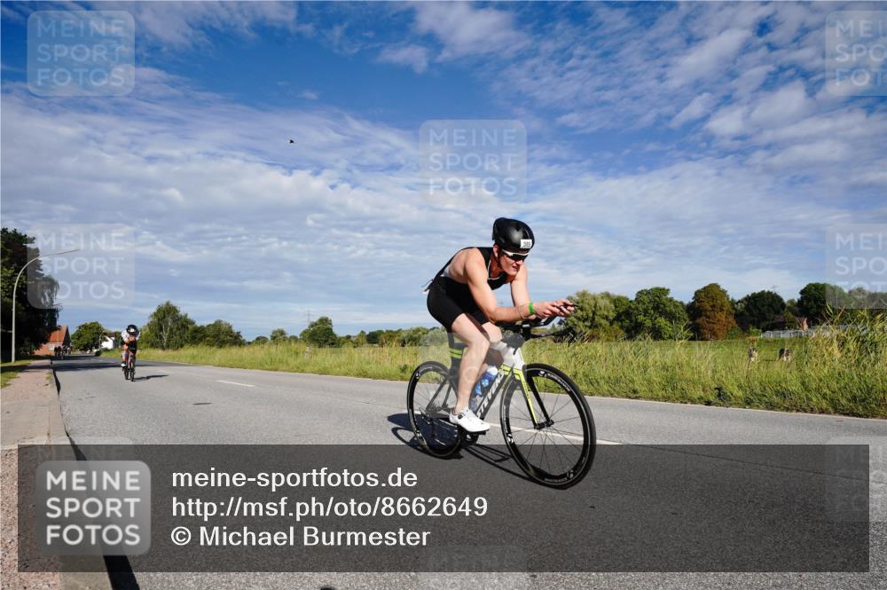 31.08.2025 - Elbe Triathlon Hamburg Michael Burmester http://msf.ph/oto/8662649 31.08.2025 09:25:07 Radfahren 389, 467, 611 meine-sportfotos.de