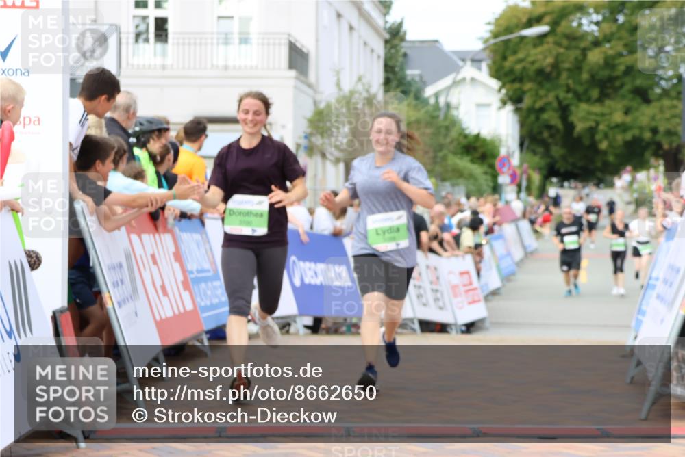 31.08.2025 - 21. Blankeneser Heldenlauf Strokosch-Dieckow http://msf.ph/oto/8662650 31.08.2025 11:24:07 Ziel 3101, 3100, 3099, 3659 meine-sportfotos.de