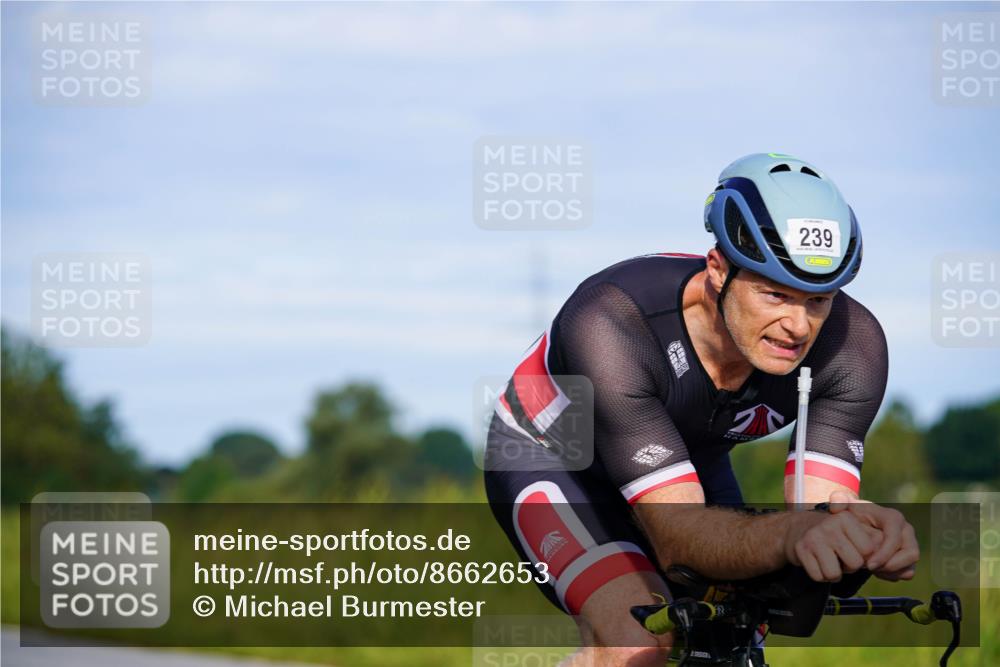 31.08.2025 - Elbe Triathlon Hamburg Michael Burmester http://msf.ph/oto/8662653 31.08.2025 09:11:42 Radfahren 239, 246, 351, 445 meine-sportfotos.de
