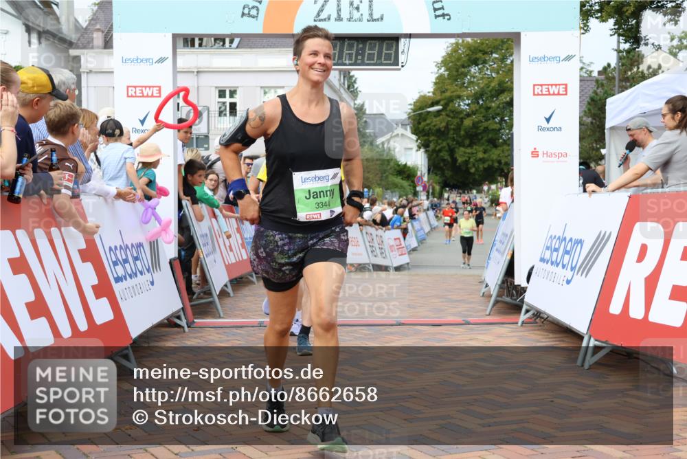 31.08.2025 - 21. Blankeneser Heldenlauf Strokosch-Dieckow http://msf.ph/oto/8662658 31.08.2025 11:22:03 Ziel 3344, 3639, 3413 meine-sportfotos.de