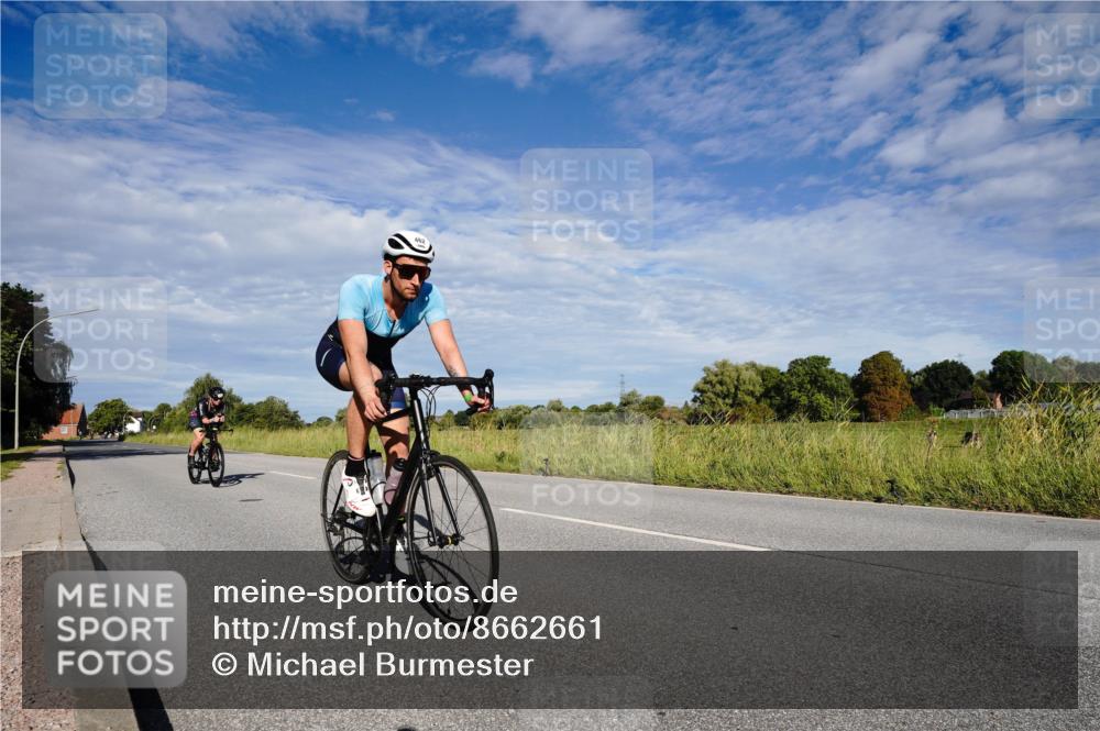 31.08.2025 - Elbe Triathlon Hamburg Michael Burmester http://msf.ph/oto/8662661 31.08.2025 09:25:20 Radfahren 293, 462, 546, 753 meine-sportfotos.de