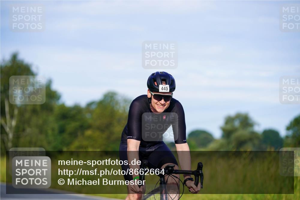 31.08.2025 - Elbe Triathlon Hamburg Michael Burmester http://msf.ph/oto/8662664 31.08.2025 09:11:44 Radfahren 239, 246, 445 meine-sportfotos.de