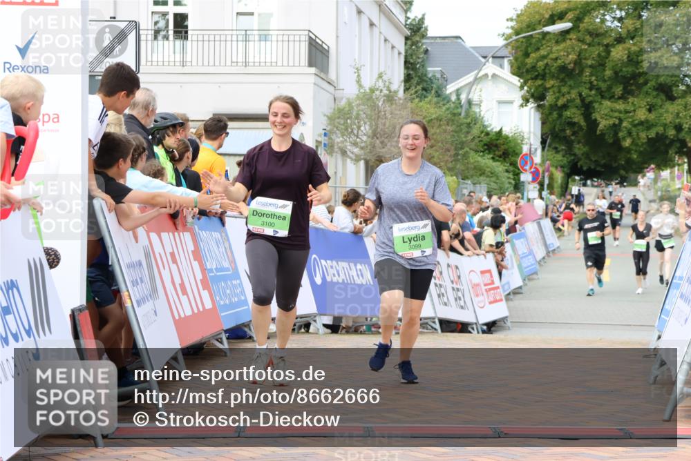 31.08.2025 - 21. Blankeneser Heldenlauf Strokosch-Dieckow http://msf.ph/oto/8662666 31.08.2025 11:24:07 Ziel 3101, 3100, 3099, 3659 meine-sportfotos.de