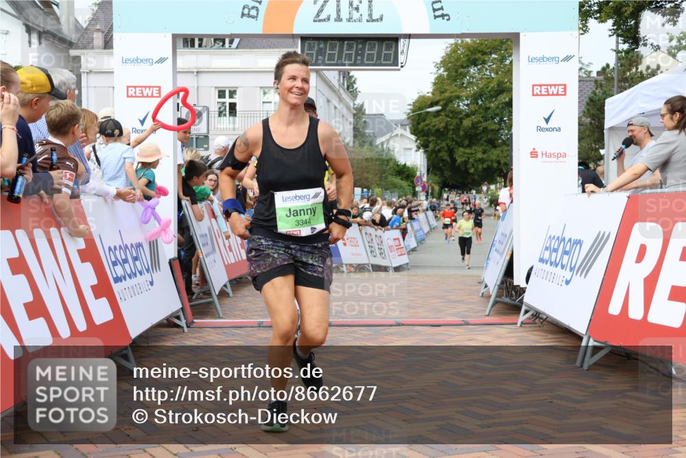 31.08.2025 - 21. Blankeneser Heldenlauf Strokosch-Dieckow http://msf.ph/oto/8662677 31.08.2025 11:22:03 Ziel 3344, 3639, 3413 meine-sportfotos.de