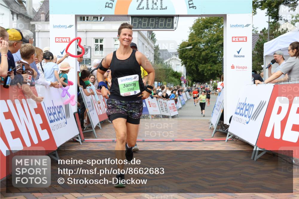 31.08.2025 - 21. Blankeneser Heldenlauf Strokosch-Dieckow http://msf.ph/oto/8662683 31.08.2025 11:22:03 Ziel 3344, 3639, 3413 meine-sportfotos.de