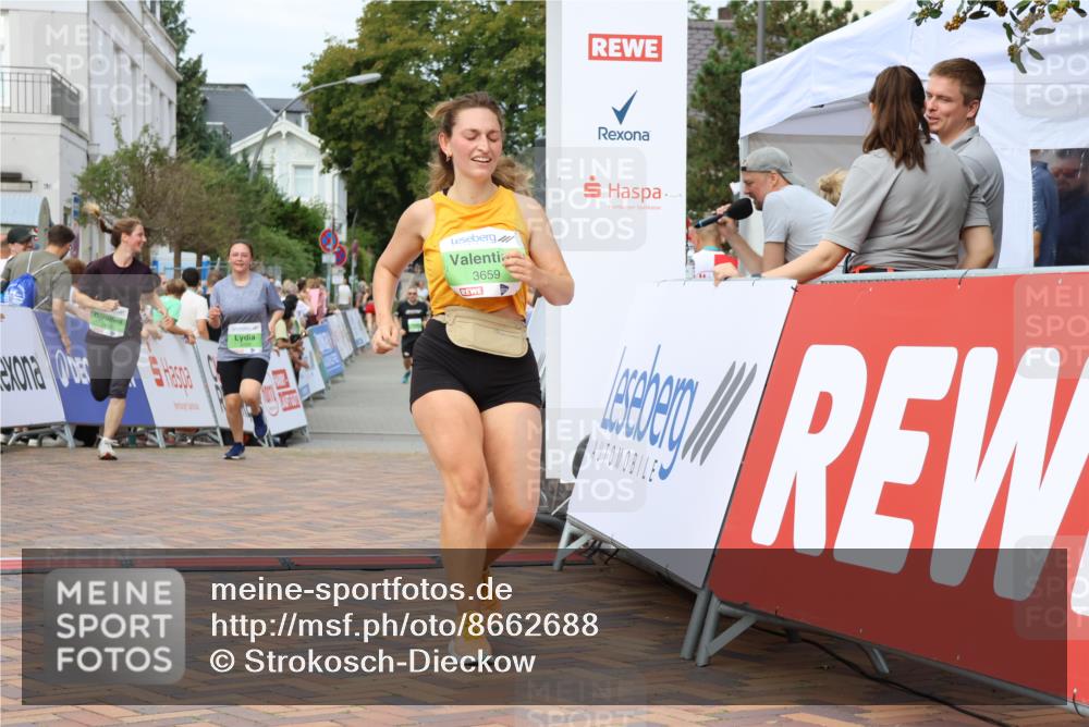31.08.2025 - 21. Blankeneser Heldenlauf Strokosch-Dieckow http://msf.ph/oto/8662688 31.08.2025 11:24:05 Ziel 3101, 3100, 3099, 3659 meine-sportfotos.de