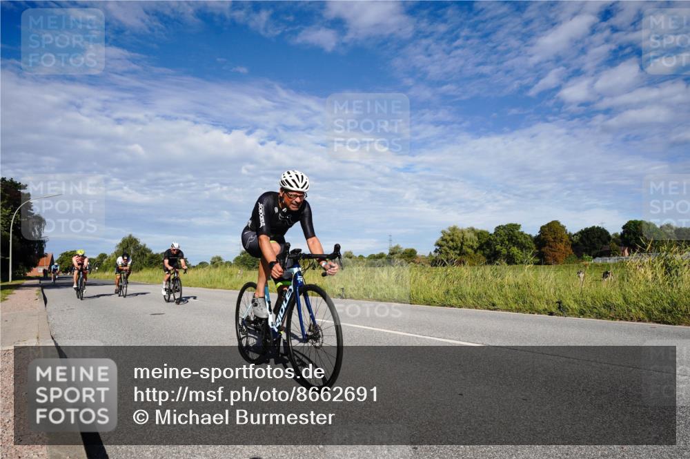 31.08.2025 - Elbe Triathlon Hamburg Michael Burmester http://msf.ph/oto/8662691 31.08.2025 09:25:49 Radfahren 334, 348, 366, 424, 453, 507, 550, 625 meine-sportfotos.de