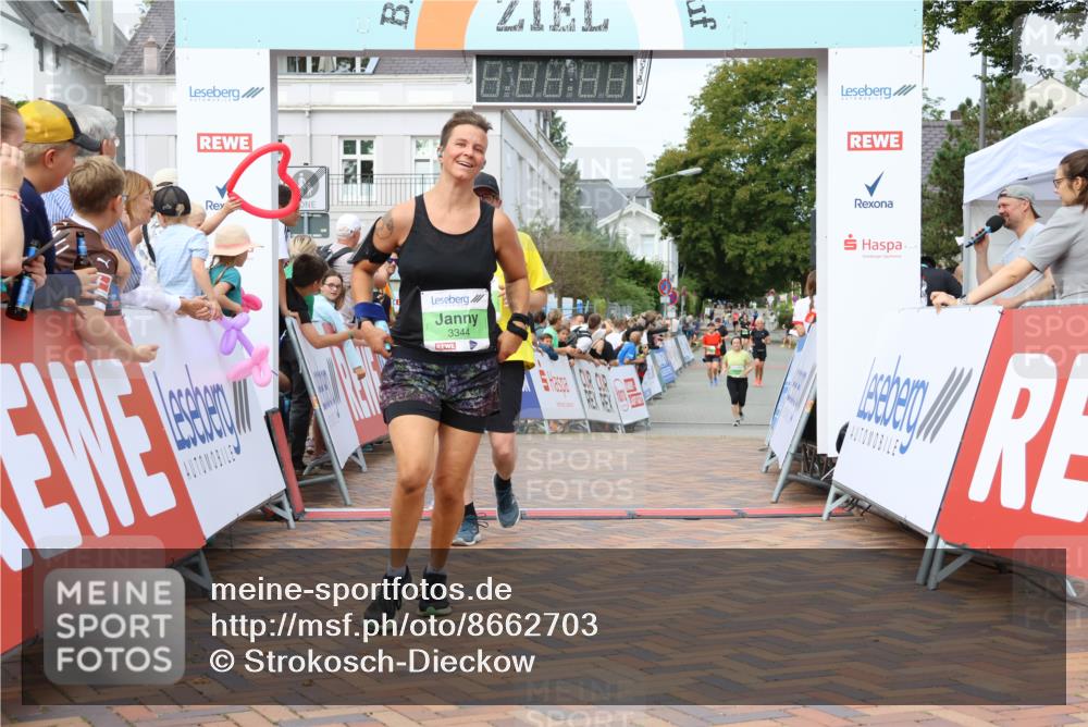31.08.2025 - 21. Blankeneser Heldenlauf Strokosch-Dieckow http://msf.ph/oto/8662703 31.08.2025 11:22:03 Ziel 3344, 3639, 3413 meine-sportfotos.de