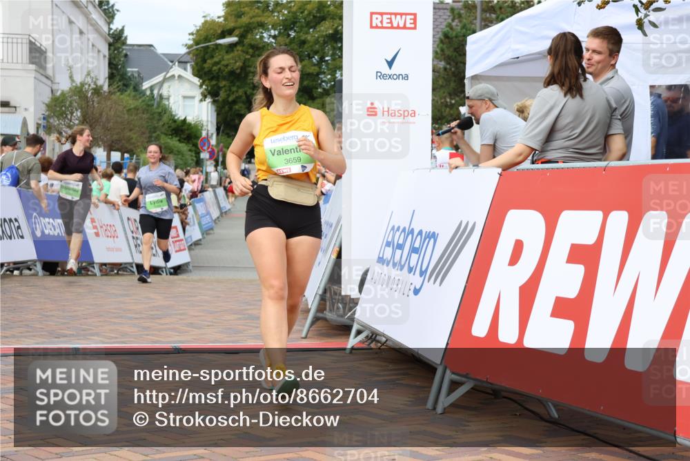 31.08.2025 - 21. Blankeneser Heldenlauf Strokosch-Dieckow http://msf.ph/oto/8662704 31.08.2025 11:24:05 Ziel 3101, 3100, 3099, 3659 meine-sportfotos.de