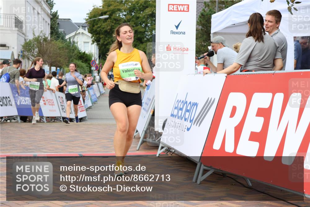 31.08.2025 - 21. Blankeneser Heldenlauf Strokosch-Dieckow http://msf.ph/oto/8662713 31.08.2025 11:24:05 Ziel 3101, 3100, 3099, 3659 meine-sportfotos.de