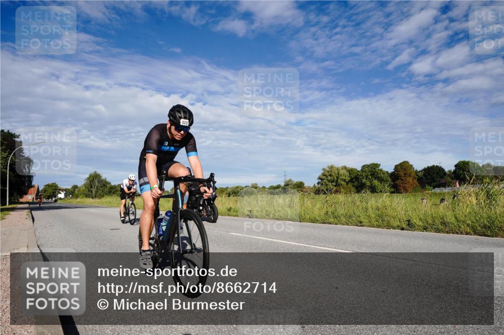 31.08.2025 - Elbe Triathlon Hamburg Michael Burmester http://msf.ph/oto/8662714 31.08.2025 09:26:00 Radfahren 301, 523, 525, 551, 554, 579 meine-sportfotos.de