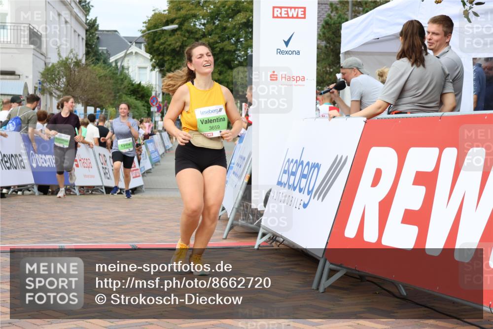 31.08.2025 - 21. Blankeneser Heldenlauf Strokosch-Dieckow http://msf.ph/oto/8662720 31.08.2025 11:24:05 Ziel 3101, 3100, 3099, 3659 meine-sportfotos.de