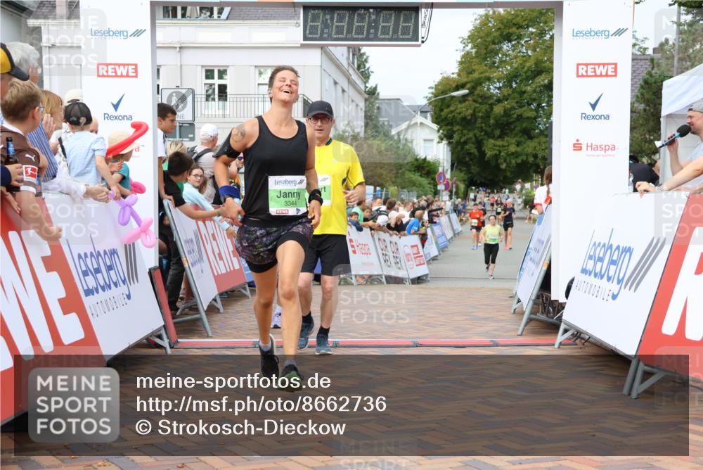 31.08.2025 - 21. Blankeneser Heldenlauf Strokosch-Dieckow http://msf.ph/oto/8662736 31.08.2025 11:22:02 Ziel 3344, 3639, 3413 meine-sportfotos.de