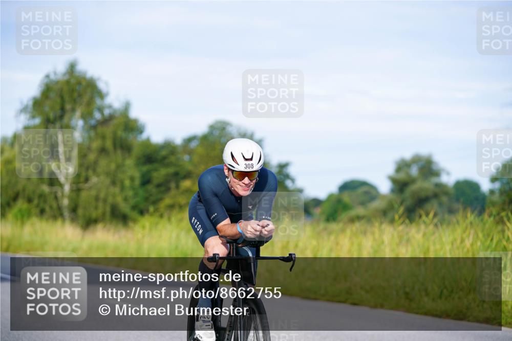 31.08.2025 - Elbe Triathlon Hamburg Michael Burmester http://msf.ph/oto/8662755 31.08.2025 09:12:12 Radfahren 308, 321, 489 meine-sportfotos.de