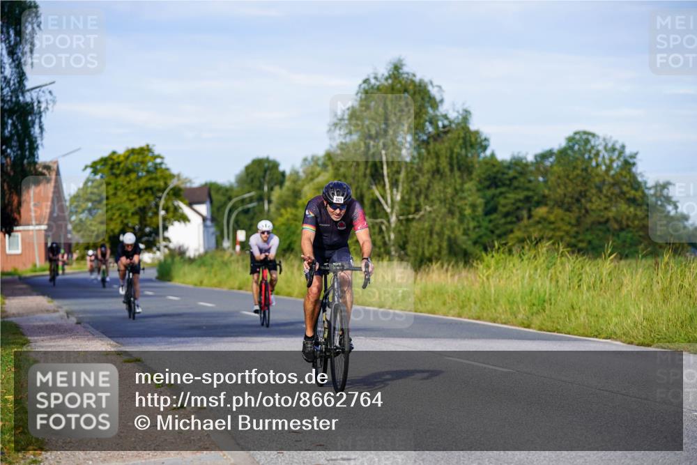 31.08.2025 - Elbe Triathlon Hamburg Michael Burmester http://msf.ph/oto/8662764 31.08.2025 09:12:18 Radfahren 261, 321, 368, 389, 424, 489 meine-sportfotos.de