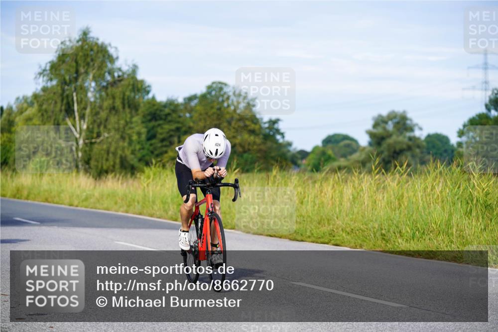 31.08.2025 - Elbe Triathlon Hamburg Michael Burmester http://msf.ph/oto/8662770 31.08.2025 09:12:20 Radfahren 261, 321, 368, 389, 424 meine-sportfotos.de