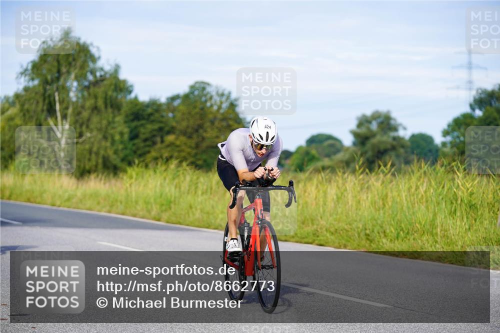 31.08.2025 - Elbe Triathlon Hamburg Michael Burmester http://msf.ph/oto/8662773 31.08.2025 09:12:20 Radfahren 261, 321, 368, 389, 424 meine-sportfotos.de
