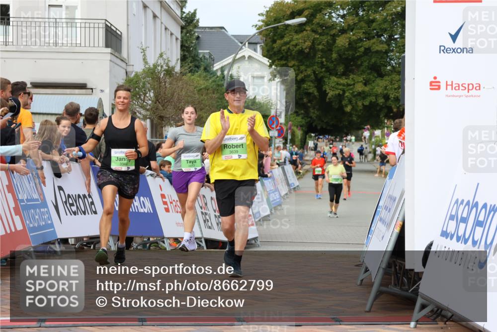 31.08.2025 - 21. Blankeneser Heldenlauf Strokosch-Dieckow http://msf.ph/oto/8662799 31.08.2025 11:22:00 Ziel 3344, 3639, 3413 meine-sportfotos.de