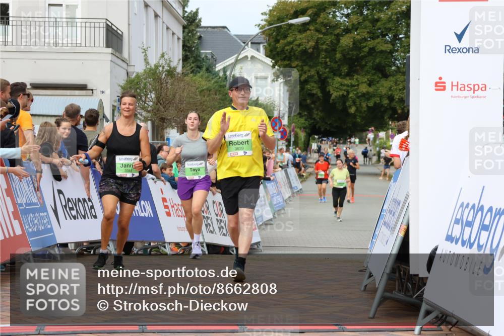 31.08.2025 - 21. Blankeneser Heldenlauf Strokosch-Dieckow http://msf.ph/oto/8662808 31.08.2025 11:22:00 Ziel 3344, 3639, 3413 meine-sportfotos.de