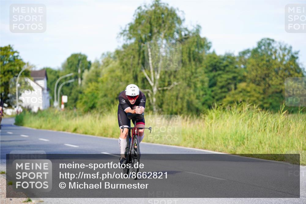 31.08.2025 - Elbe Triathlon Hamburg Michael Burmester http://msf.ph/oto/8662821 31.08.2025 09:12:43 Radfahren 341, 383, 582 meine-sportfotos.de