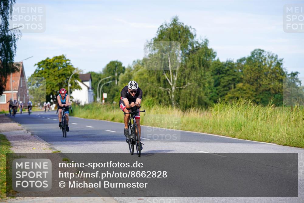31.08.2025 - Elbe Triathlon Hamburg Michael Burmester http://msf.ph/oto/8662828 31.08.2025 09:12:46 Radfahren 341, 383, 582 meine-sportfotos.de