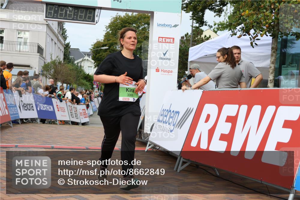 31.08.2025 - 21. Blankeneser Heldenlauf Strokosch-Dieckow http://msf.ph/oto/8662849 31.08.2025 11:21:52 Ziel 3018, 3658, 3066 meine-sportfotos.de