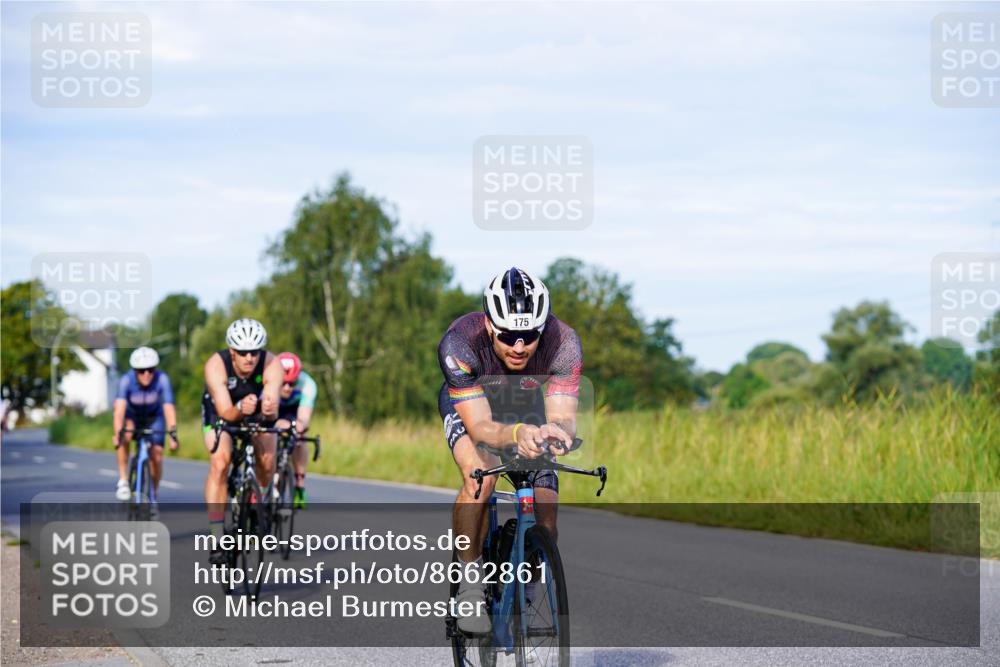 31.08.2025 - Elbe Triathlon Hamburg Michael Burmester http://msf.ph/oto/8662861 31.08.2025 09:12:57 Radfahren 175, 223, 247, 269, 278, 316, 324, 385, 434 meine-sportfotos.de