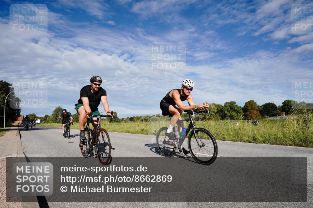 31.08.2025 - Elbe Triathlon Hamburg Michael Burmester http://msf.ph/oto/8662869 31.08.2025 09:28:36 Radfahren 337, 363, 414, 486, 588 meine-sportfotos.de