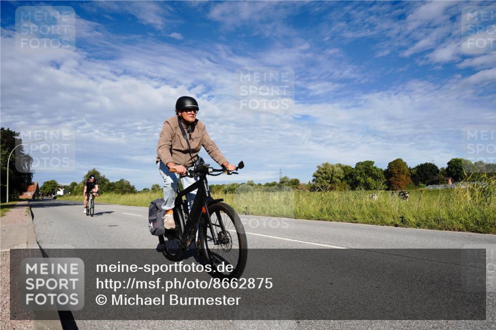 31.08.2025 - Elbe Triathlon Hamburg Michael Burmester http://msf.ph/oto/8662875 31.08.2025 09:28:39 Radfahren 282, 298, 337, 414, 486, 519, 588 meine-sportfotos.de