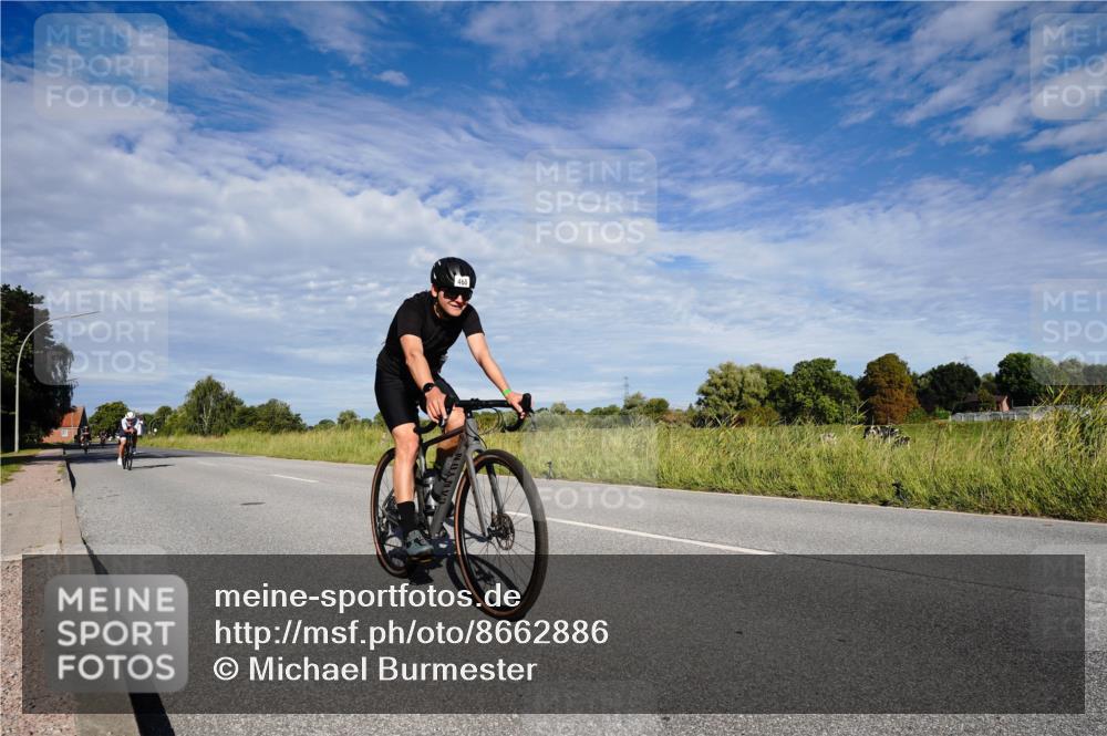31.08.2025 - Elbe Triathlon Hamburg Michael Burmester http://msf.ph/oto/8662886 31.08.2025 09:28:48 Radfahren 249, 274, 298, 361, 466, 519, 715, 723 meine-sportfotos.de