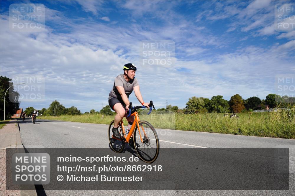 31.08.2025 - Elbe Triathlon Hamburg Michael Burmester http://msf.ph/oto/8662918 31.08.2025 09:29:22 Radfahren 357, 566, 770 meine-sportfotos.de