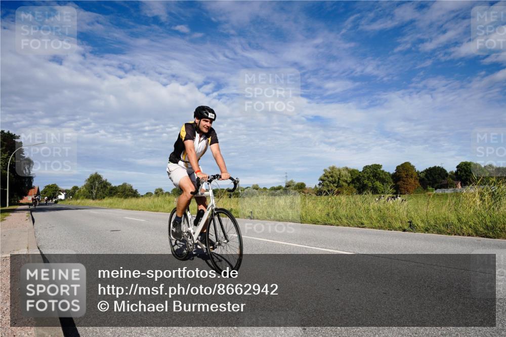 31.08.2025 - Elbe Triathlon Hamburg Michael Burmester http://msf.ph/oto/8662942 31.08.2025 09:29:59 Radfahren 305, 380, 387, 409, 599, 680, 719, 773 meine-sportfotos.de