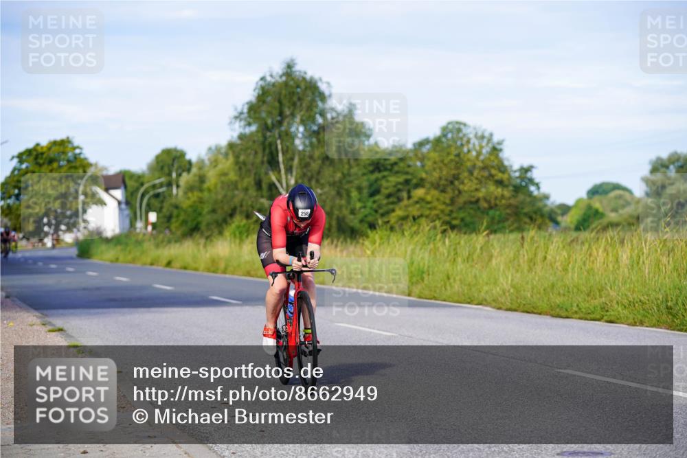 31.08.2025 - Elbe Triathlon Hamburg Michael Burmester http://msf.ph/oto/8662949 31.08.2025 09:13:19 Radfahren 258, 286, 337 meine-sportfotos.de