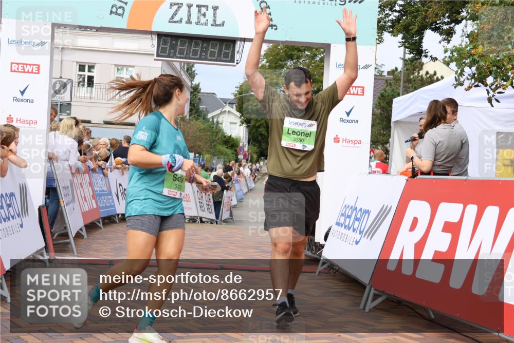 31.08.2025 - 21. Blankeneser Heldenlauf Strokosch-Dieckow http://msf.ph/oto/8662957 31.08.2025 11:02:34 Ziel 3380, 3379, 3135, 3136, 3406, 3727 meine-sportfotos.de