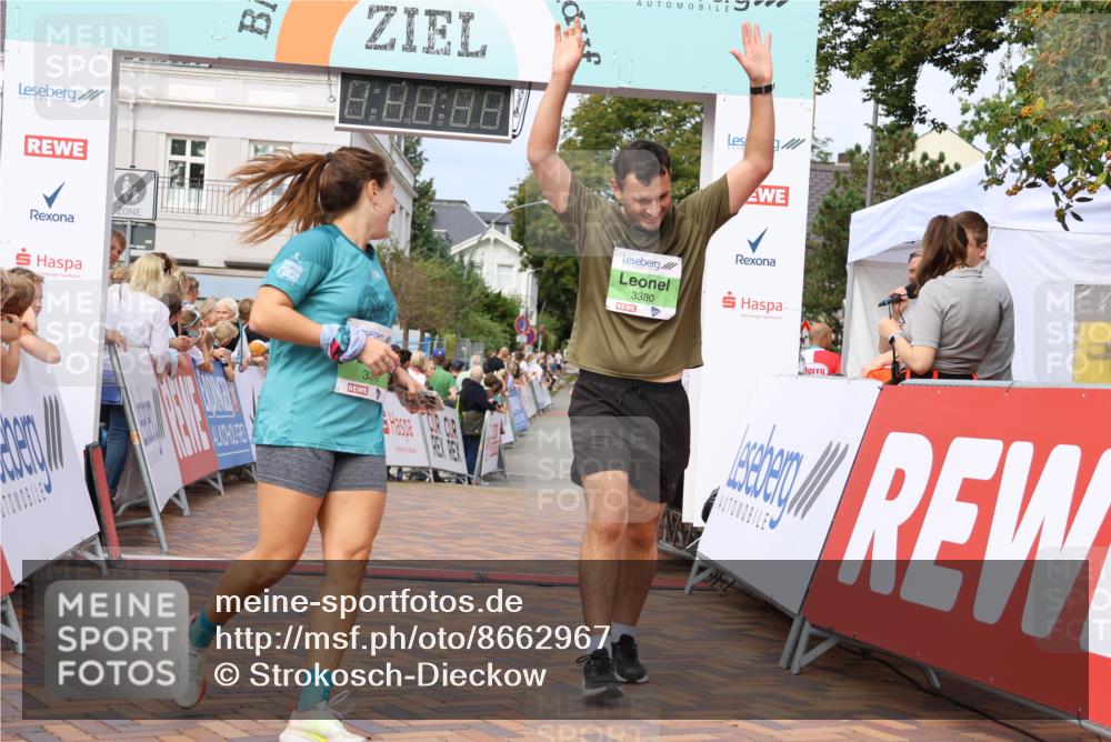 31.08.2025 - 21. Blankeneser Heldenlauf Strokosch-Dieckow http://msf.ph/oto/8662967 31.08.2025 11:02:34 Ziel 3380, 3379, 3135, 3136, 3406, 3727 meine-sportfotos.de