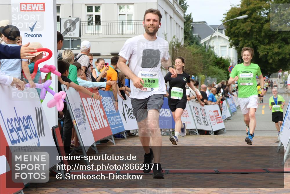 31.08.2025 - 21. Blankeneser Heldenlauf Strokosch-Dieckow http://msf.ph/oto/8662971 31.08.2025 11:21:39 Ziel 3145, 3110, 3111, 3654 meine-sportfotos.de