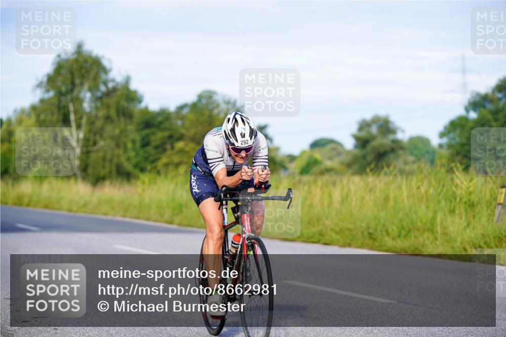 31.08.2025 - Elbe Triathlon Hamburg Michael Burmester http://msf.ph/oto/8662981 31.08.2025 09:13:32 Radfahren 168, 259, 292, 345, 355, 393 meine-sportfotos.de