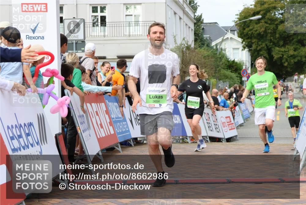 31.08.2025 - 21. Blankeneser Heldenlauf Strokosch-Dieckow http://msf.ph/oto/8662986 31.08.2025 11:21:39 Ziel 3145, 3110, 3111, 3654 meine-sportfotos.de