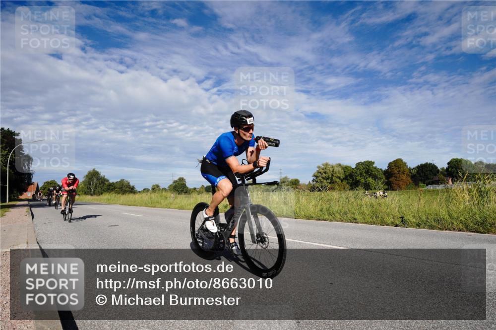 31.08.2025 - Elbe Triathlon Hamburg Michael Burmester http://msf.ph/oto/8663010 31.08.2025 09:30:52 Radfahren 176, 256, 332, 378, 476, 602, 756 meine-sportfotos.de