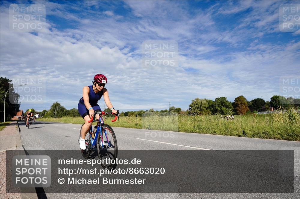 31.08.2025 - Elbe Triathlon Hamburg Michael Burmester http://msf.ph/oto/8663020 31.08.2025 09:30:57 Radfahren 176, 245, 256, 378, 476, 489, 505, 737 meine-sportfotos.de