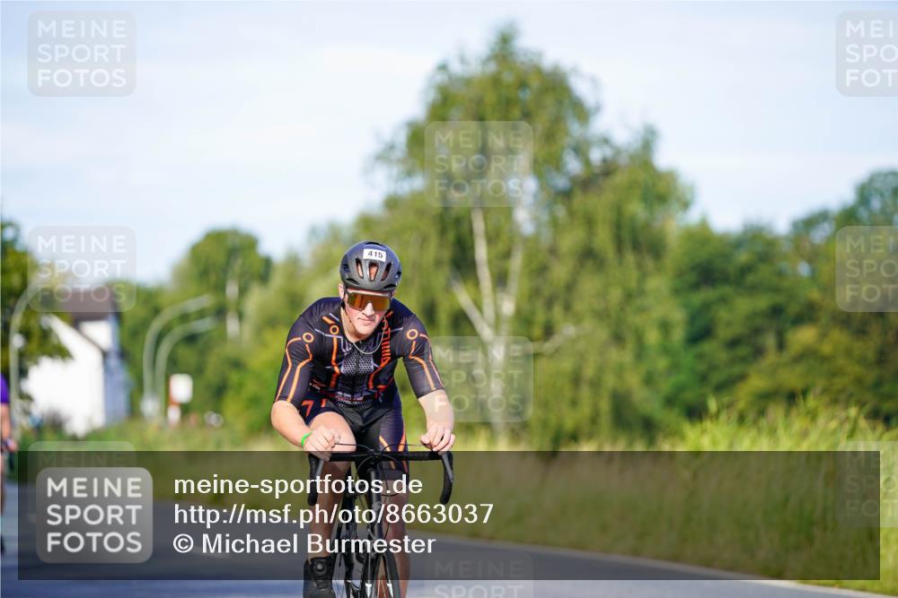 31.08.2025 - Elbe Triathlon Hamburg Michael Burmester http://msf.ph/oto/8663037 31.08.2025 09:13:49 Radfahren 190, 322, 414, 415, 490, 533 meine-sportfotos.de