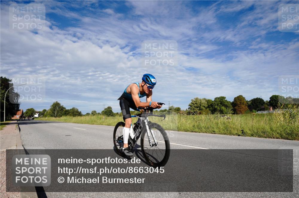 31.08.2025 - Elbe Triathlon Hamburg Michael Burmester http://msf.ph/oto/8663045 31.08.2025 09:31:25 Radfahren 382, 450, 569 meine-sportfotos.de