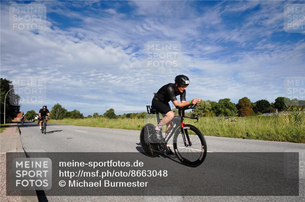 31.08.2025 - Elbe Triathlon Hamburg Michael Burmester http://msf.ph/oto/8663048 31.08.2025 09:31:30 Radfahren 450, 569, 570, 609, 720 meine-sportfotos.de