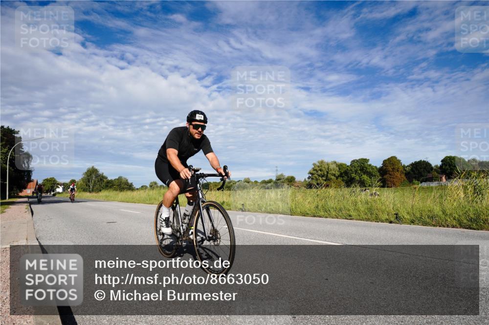 31.08.2025 - Elbe Triathlon Hamburg Michael Burmester http://msf.ph/oto/8663050 31.08.2025 09:31:31 Radfahren 450, 569, 570, 609, 720 meine-sportfotos.de