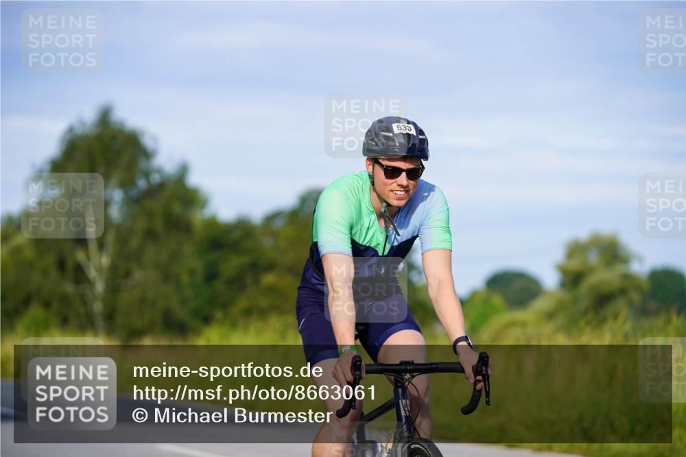 31.08.2025 - Elbe Triathlon Hamburg Michael Burmester http://msf.ph/oto/8663061 31.08.2025 09:13:54 Radfahren 221, 414, 490, 533, 551 meine-sportfotos.de