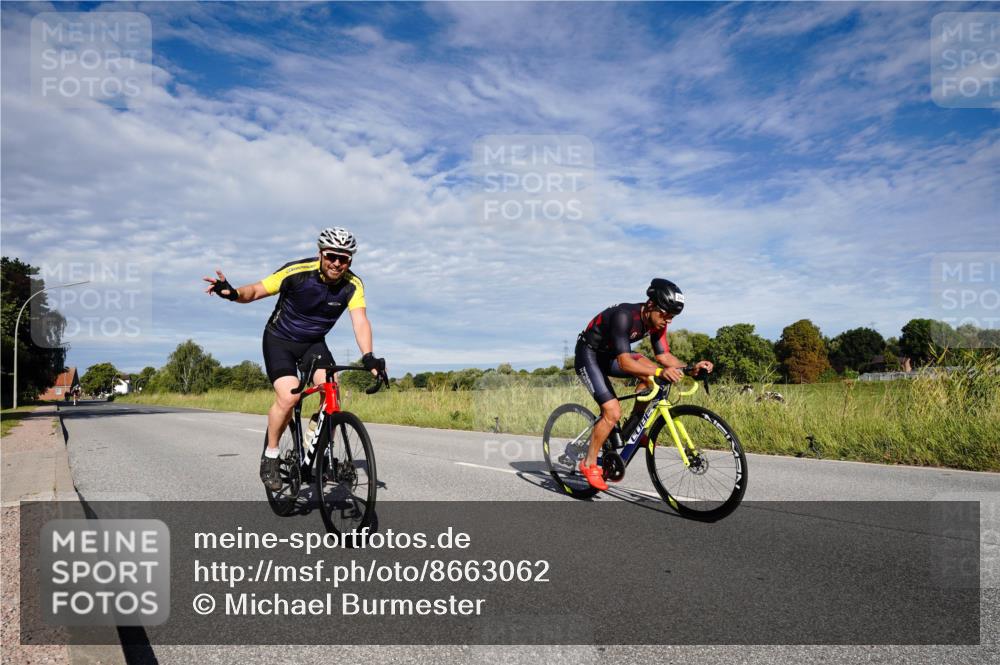 31.08.2025 - Elbe Triathlon Hamburg Michael Burmester http://msf.ph/oto/8663062 31.08.2025 09:31:42 Radfahren 244, 369, 657, 666 meine-sportfotos.de