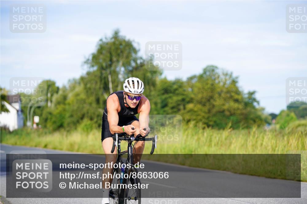 31.08.2025 - Elbe Triathlon Hamburg Michael Burmester http://msf.ph/oto/8663066 31.08.2025 09:13:56 Radfahren 221, 414, 533, 551 meine-sportfotos.de