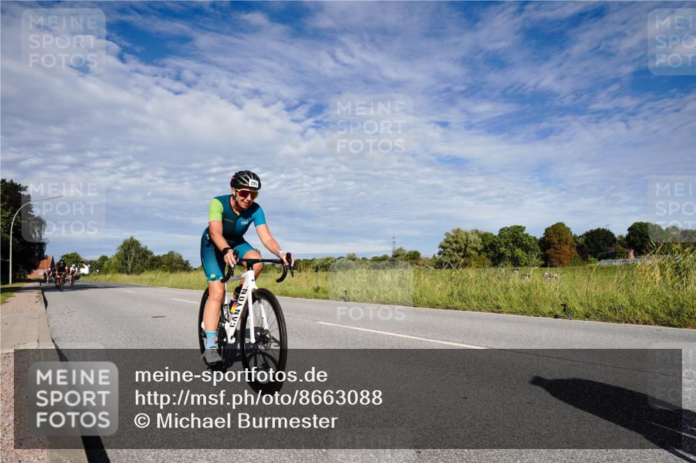 31.08.2025 - Elbe Triathlon Hamburg Michael Burmester http://msf.ph/oto/8663088 31.08.2025 09:32:12 Radfahren 284, 285, 374, 420, 463, 528, 646, 700, 707, 708, 717 meine-sportfotos.de