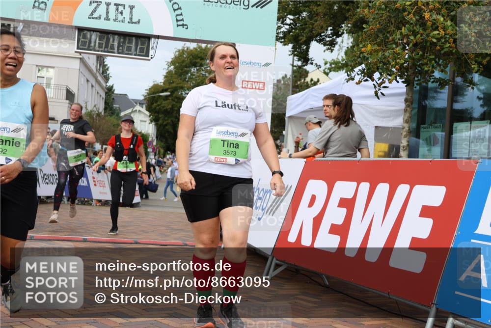 31.08.2025 - 21. Blankeneser Heldenlauf Strokosch-Dieckow http://msf.ph/oto/8663095 31.08.2025 11:21:14 Ziel 3573, 3392, 3085, 3285 meine-sportfotos.de