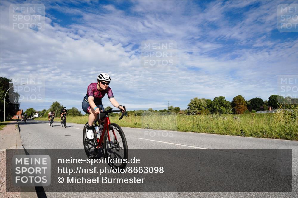 31.08.2025 - Elbe Triathlon Hamburg Michael Burmester http://msf.ph/oto/8663098 31.08.2025 09:32:17 Radfahren 284, 374, 420, 463, 528, 635, 646, 717 meine-sportfotos.de